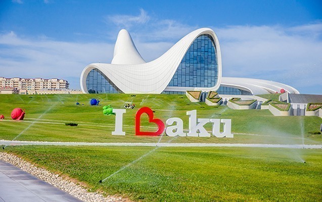 “Baku loves you” yazın, şəhərdə pulsuz internetə girin