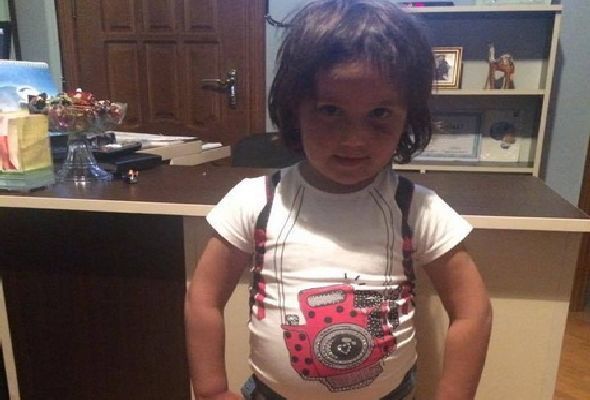 Bakı polisi küçəyə atılmış uşağın valideynlərini axtarır – FOTO