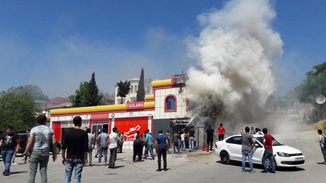 SON DƏQİQƏ - Bakıda güclü yanğın - FOTOLAR