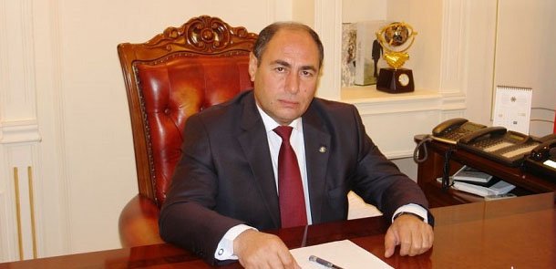 İcra başçısı müdiri işdən çıxardı