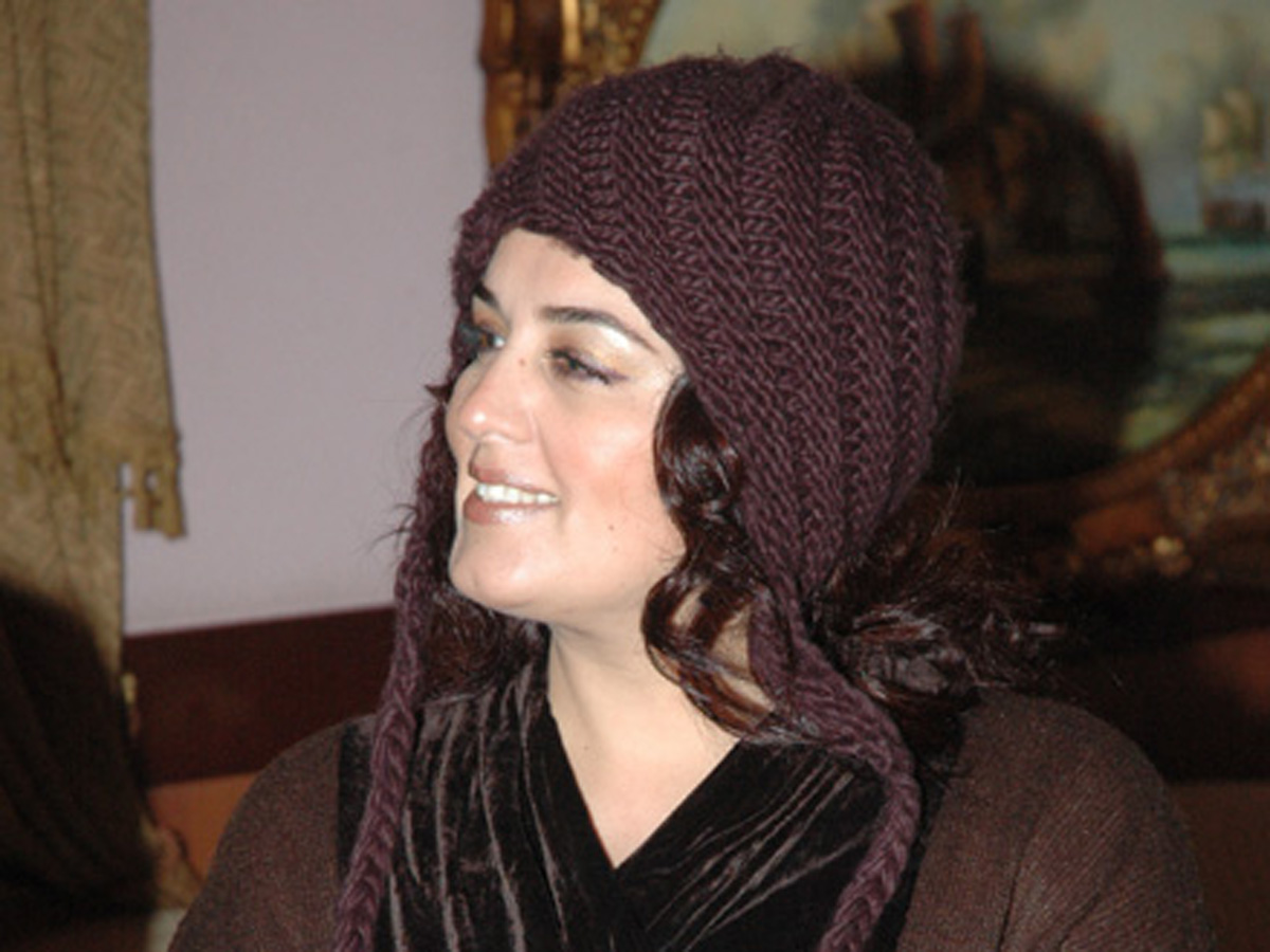 Elza Seyidcahan lağa qoyulan şeirlərindən danışdı: "Məni tənqid edənlər..."