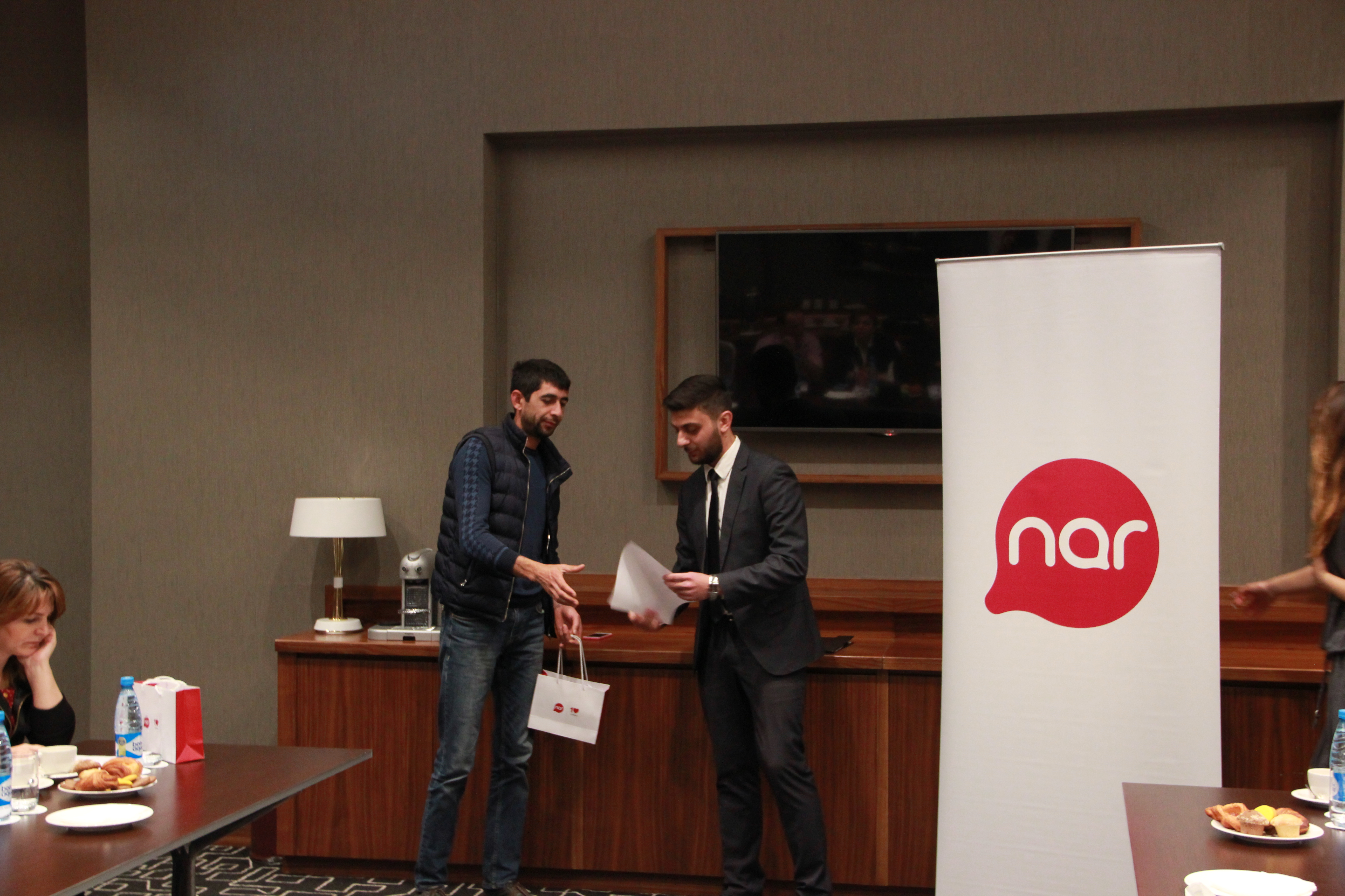 “Nar” abunəçiləri arasında keçirilən lotereya qaliblərinə mükafatlar təqdim edildi