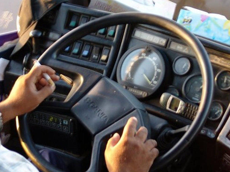 Marşrut avtobuslarının daimi problemi: Siqaret, telefon...