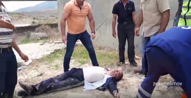 Azərbaycanda dəhşətli qəza: avtomobil körpüdən aşdı - VİDEO +18