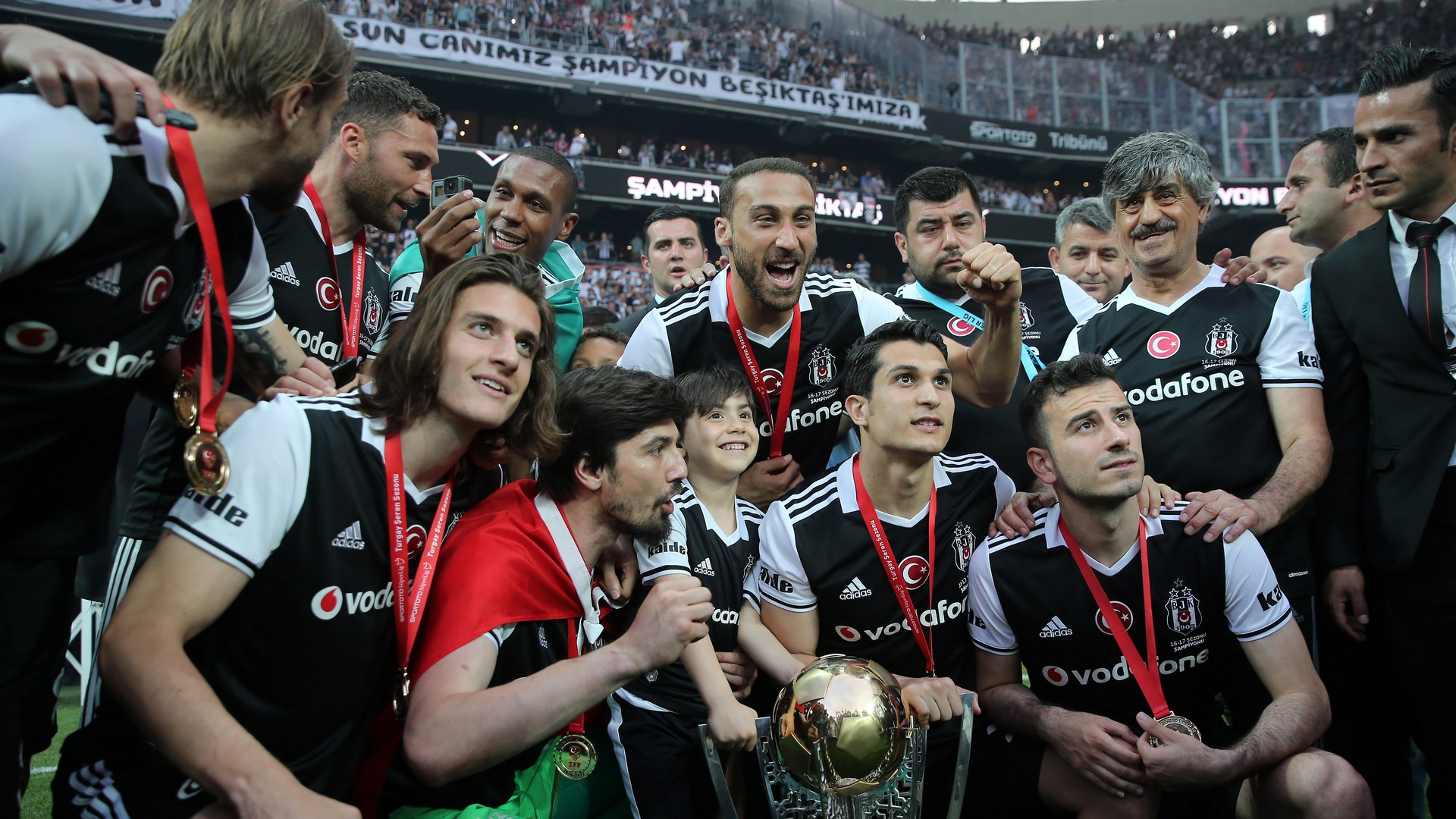 Tale Heydərov "Beşiktaş"ı Bakıya gətirir: Prezident təsdiqlədi