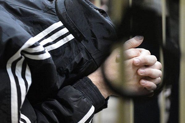 Azərbaycanda ana oğlunu öldürən gənci bağışladı