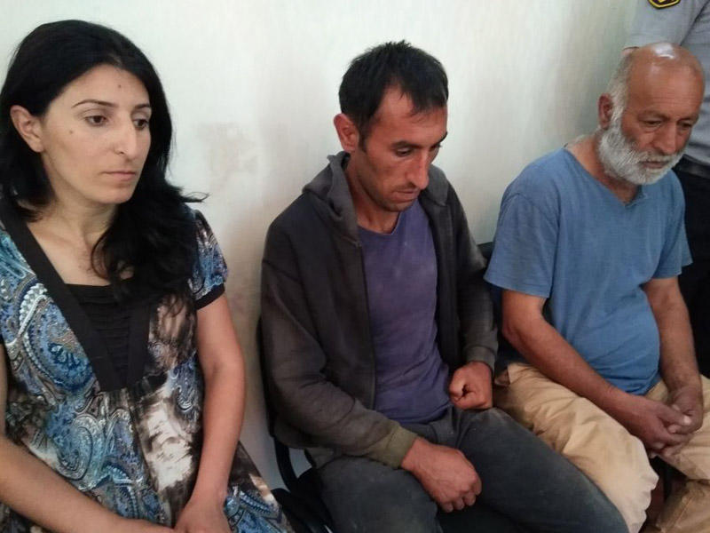 Qaxda narkotik bitkilər becərən ata, oğul və qızı tutuldu
