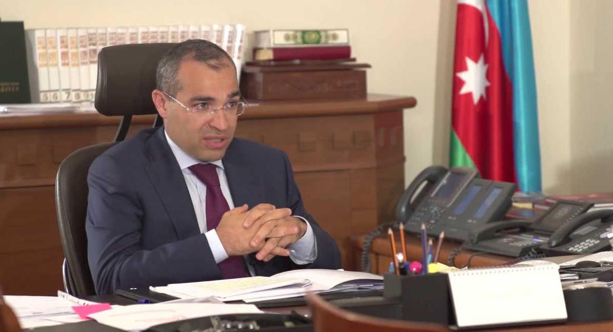 Məktəblər Mikayıl Cabbarovun əmrinə məhəl qoymadı: "Hər kəs mərasim keçirdi"