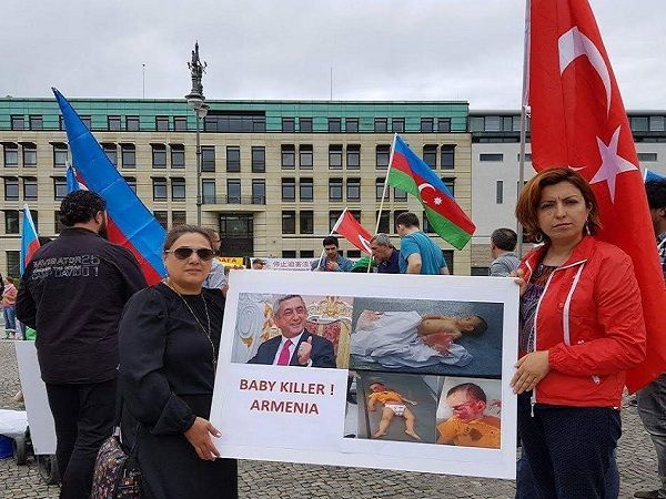 İki yaşlı Zəhranın ölümü ilə bağlı məlumatlar Almaniya ictimaiyyətinə təqdim edildi – FOTO