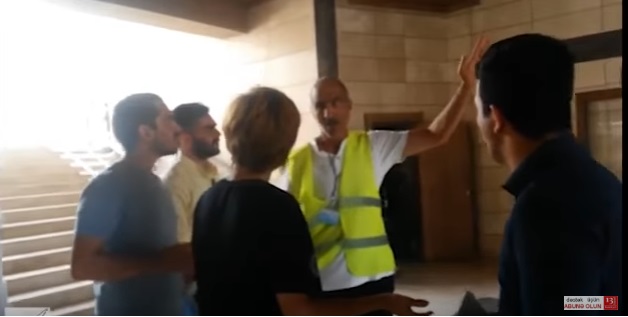 Bakının mərkəzində Zəhraya görə dava: "Ölüb ölüb də, o uşaq mənim vecimə də deyil” (VİDEO)