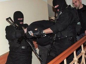 Masallıda evə maskalı basqın: Ana və uşağı döyüldü