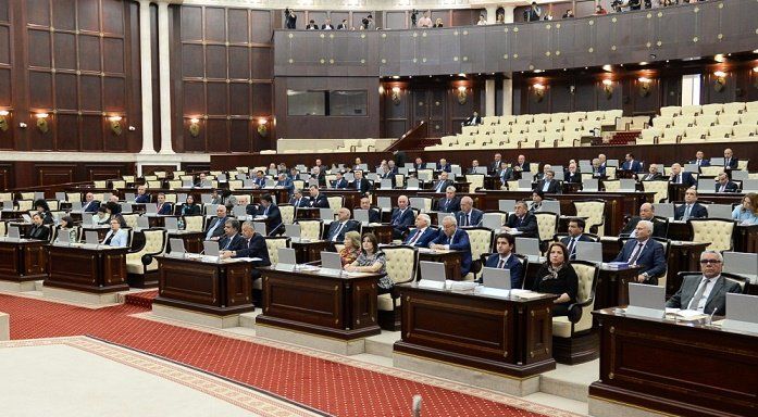 Deputatlar nə qədər məzuniyyət pulu alacaq? - Milli Məclis tətilə çıxır