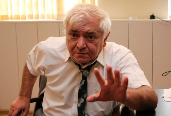 “Benzinin qiyməti 2 manat olmalıdır” - Millət vəkili