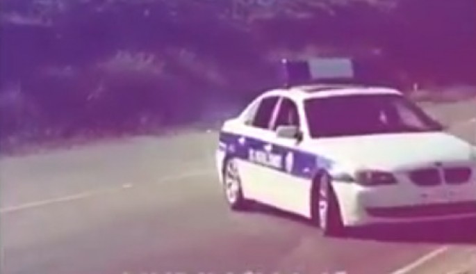 Yol polisi avtomobili ilə “avtoş”luq etdilər – VİDEO