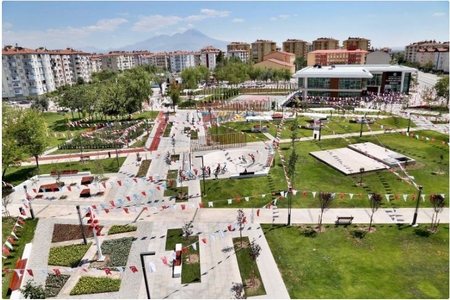 Türkiyənin qədim Aksaray vilayətində Qarabağ parkı və Xarıbülbül abidəsinin açılışı olub