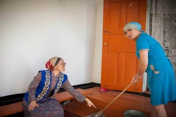 Masallıda gəlin 72 yaşlı qayınanasını döydü – FOTO