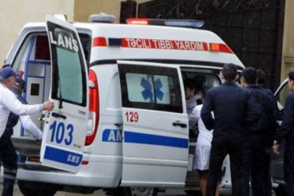 Həkimlər ağır xəstəni polis bölməsinin qabağına atdılar - Bakıda şok olay