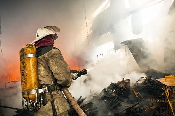 Sumqayıtda yaşayış binasında yanğın: Sakinlər təxliyə olundu