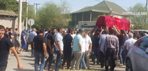 Hacıqabul qətliamının təfərrüatları: "Qatil səhvən başqa ailəni güllələyib"