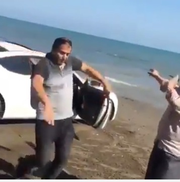 Bakıya gələn iranlı kişi turistlərdən maraqlı rəqs - VİDEO 