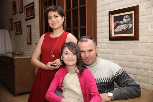 "Sən ata kimi bizim üçün heç nə etmədin sözündən qorxuram"