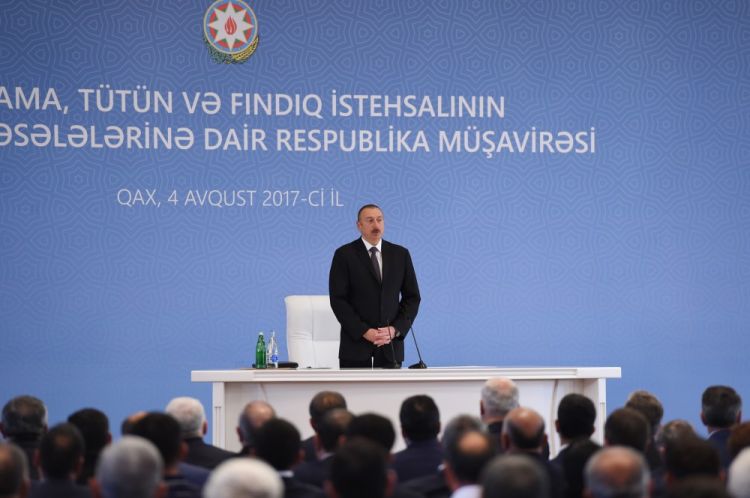 Azərbaycan Prezidenti müşavirə keçirir