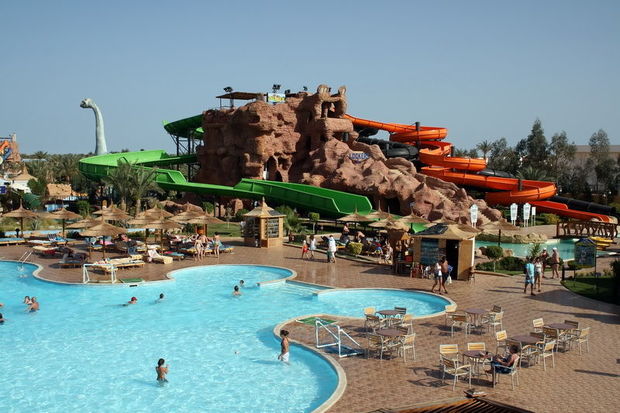 Tanınmış dənizkənarı restoranda kütləvi dava