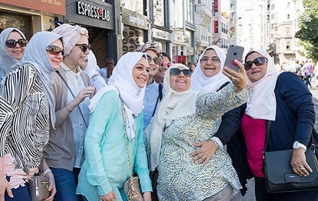 Bakıya gələn ərəb turistlərin sərgüzəştləri - VİDEO 