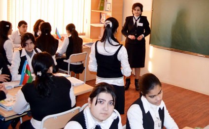 Müəllimlərin maaşı artırıldı
