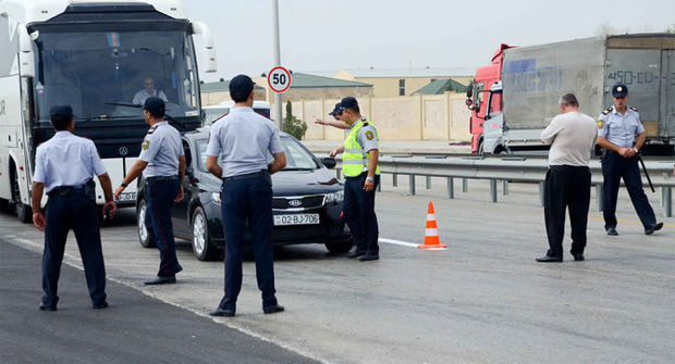 Bakıda "polis bandası" yaxalandı