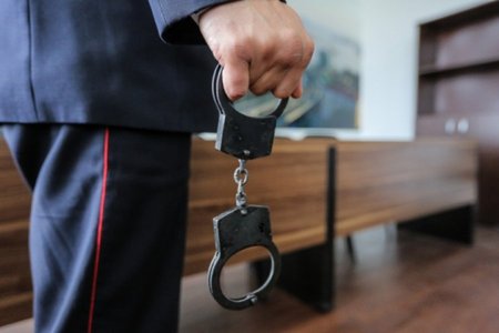 Arvadını öldürüb, özünə 8 bıçaq vuran 61 yaşlı kişiyə hökm oxundu
