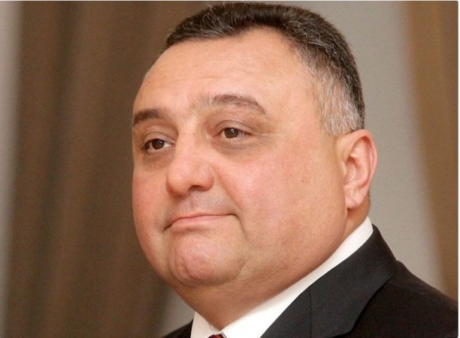 Eldar Mahmudovun əmisi oğlu həbsdən necə çıxdı?- Prokuror narazıdır
