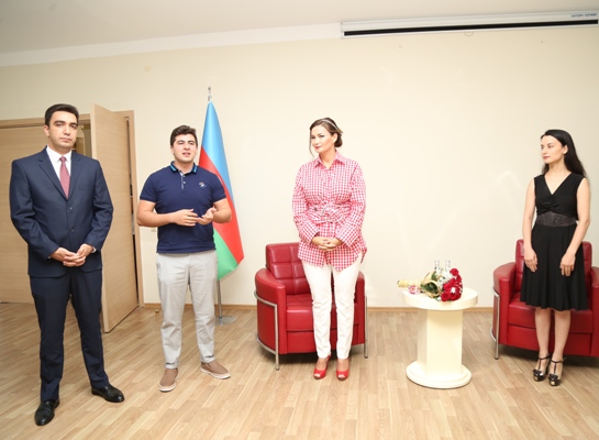 Qənirə Paşayeva Qızlar Seminariyasının qonağı oldu
