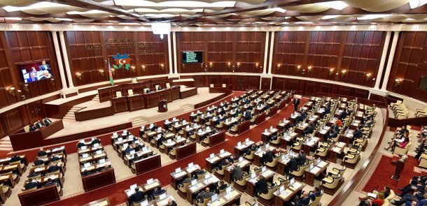 Millət vəkillərinin istirahəti başa çatdı