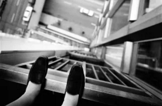 Gənc ana iki övladı ilə birlikdə intihara cəhd etdi - Son anda xilas edildilər