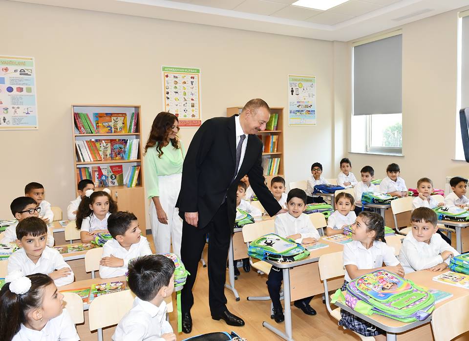 “Müəllimlərin maaşı 500 manatdır, artırılmalıdır” - İlham Əliyev