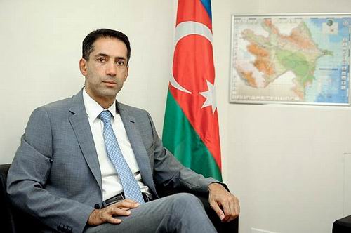 Hamı bu statusdan danışır: Azərbaycanlı səfir nazir Samir Şərifovu tanımır? (FOTOFAKT)