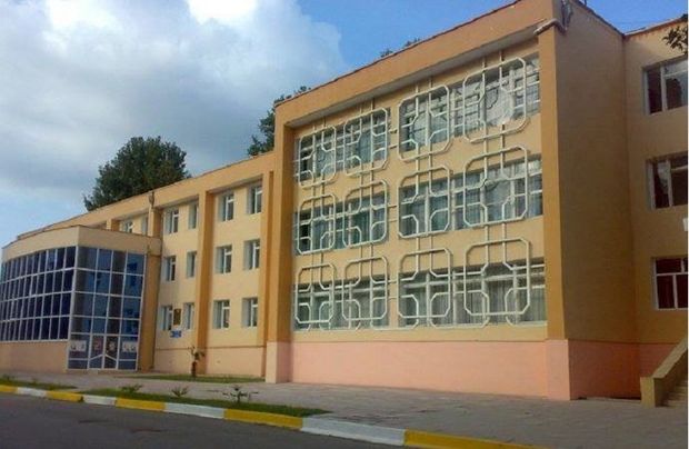 Azərbaycanda universitetdən hicablı tələbələrə QADAĞA:  "Hicablılar dərsə buraxılmayacaq
