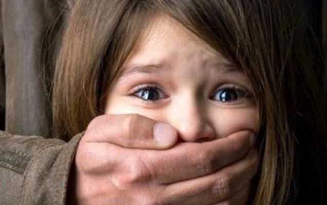 44 yaşlı kişi 9 yaşlı qızı zorladı - Bakıda dəhşətli hadisə