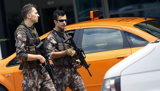 Türkiyə İraqla sərhədi bağladı