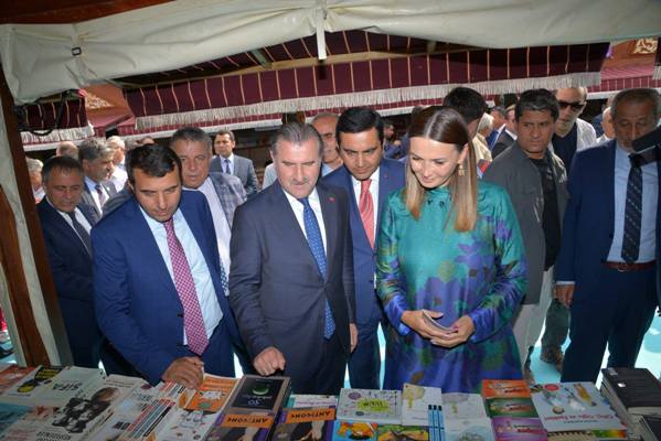 Qənirə Paşayeva Kırşehir Kitab Fuarının açılışında Azərbaycandan danışdı