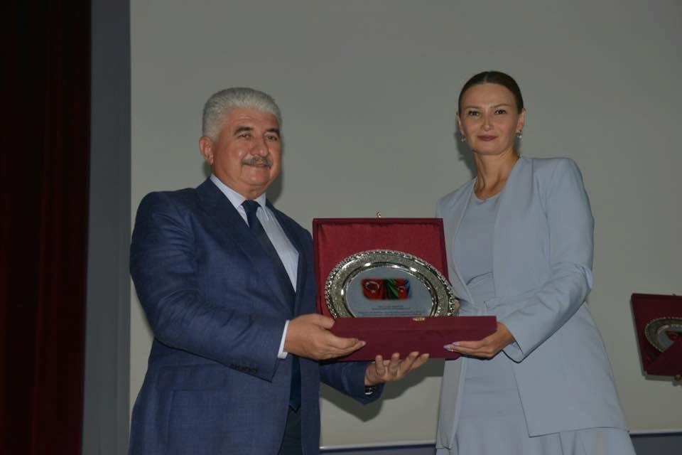 Qənirə Paşayeva Hatay valisi ilə görüşüb