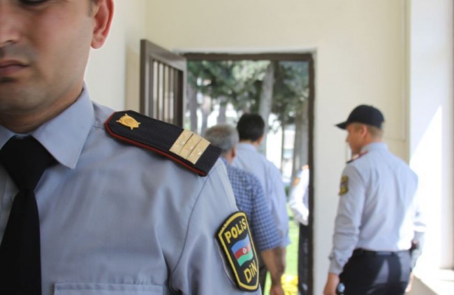 Qadın rəis müavinini şantaj etdi - Həbs olundu