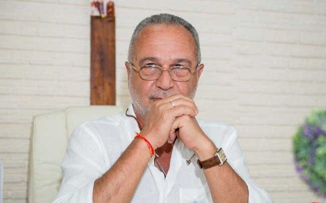Azər Qərib  "Altes” şirkətini məhkəməyə verir - 1 milyonluq tələb 