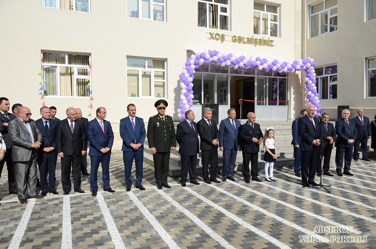 Xırdalanda bu məktəbdə iki aydır su gəlmir: "Kolidorlarda üfunət iyindən durmaq olmur"
