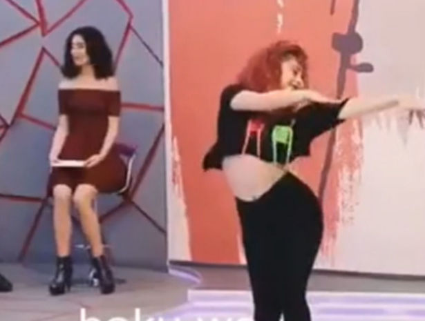 Azərbaycanlı qızın efirdəki erotik rəqsi marağa səbəb oldu - VİDEO