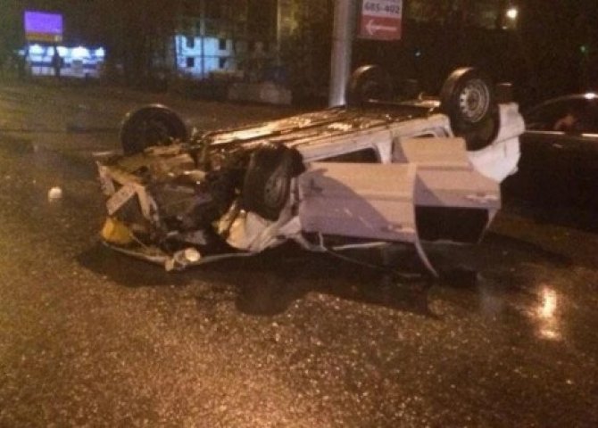 Şəmkirdə polislər qəzaya düşdü: ölən və yaralılar var
