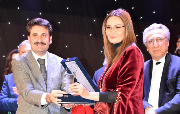 Qənirə Paşayeva Türkiyədə Türk Dünyasına Xidmət Ödülünə layiq görülüb