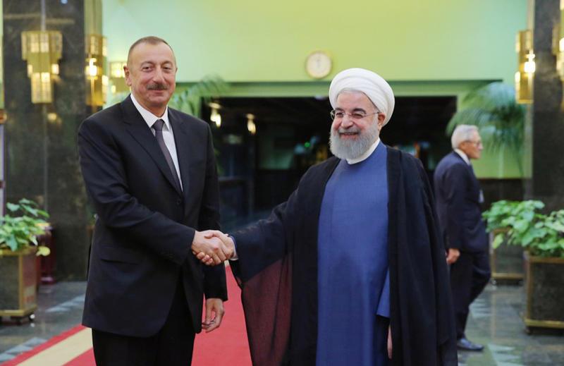 İlham Əliyev İran prezidenti ilə görüşdü - FOTO