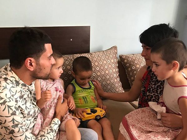 3 uşağını atıb başqasına qaçan ana barədə QƏRAR 
